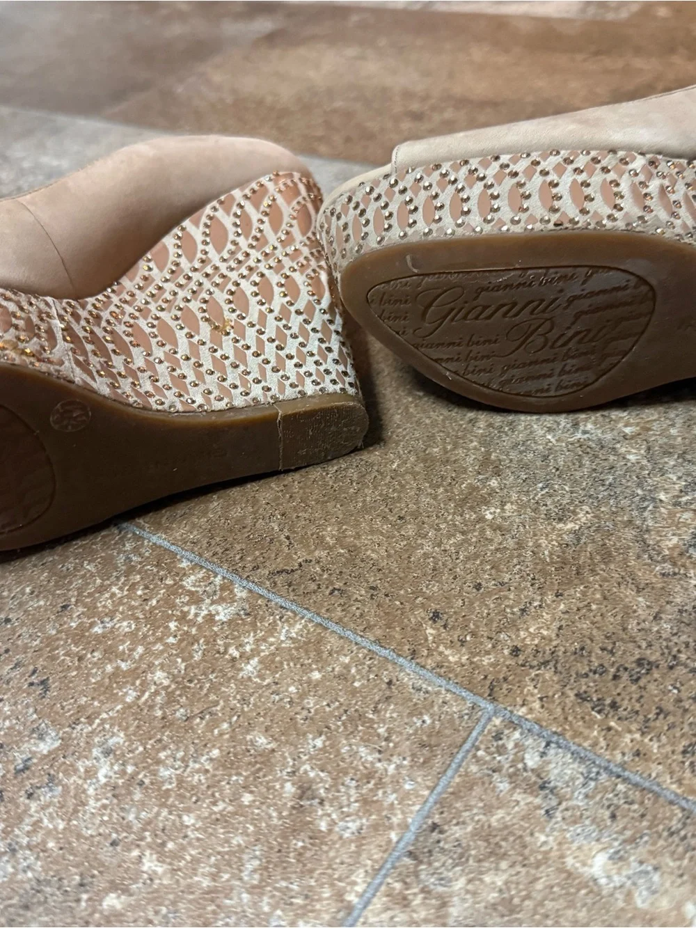 Gianni Bini taupe suede